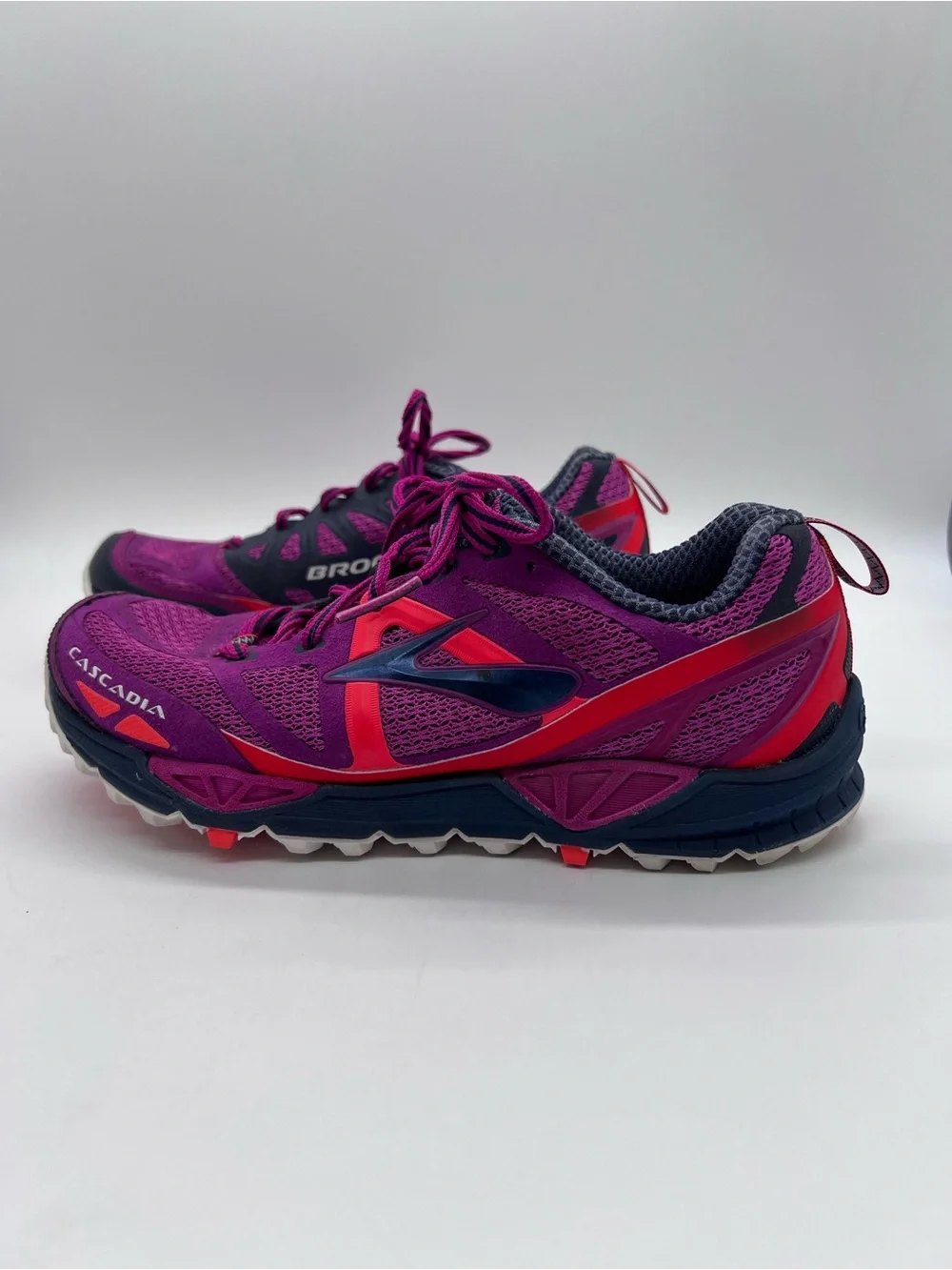Brooks Women's Pink Fuchia and Navy Cascadia 9 Trail Running Shoes Size 7